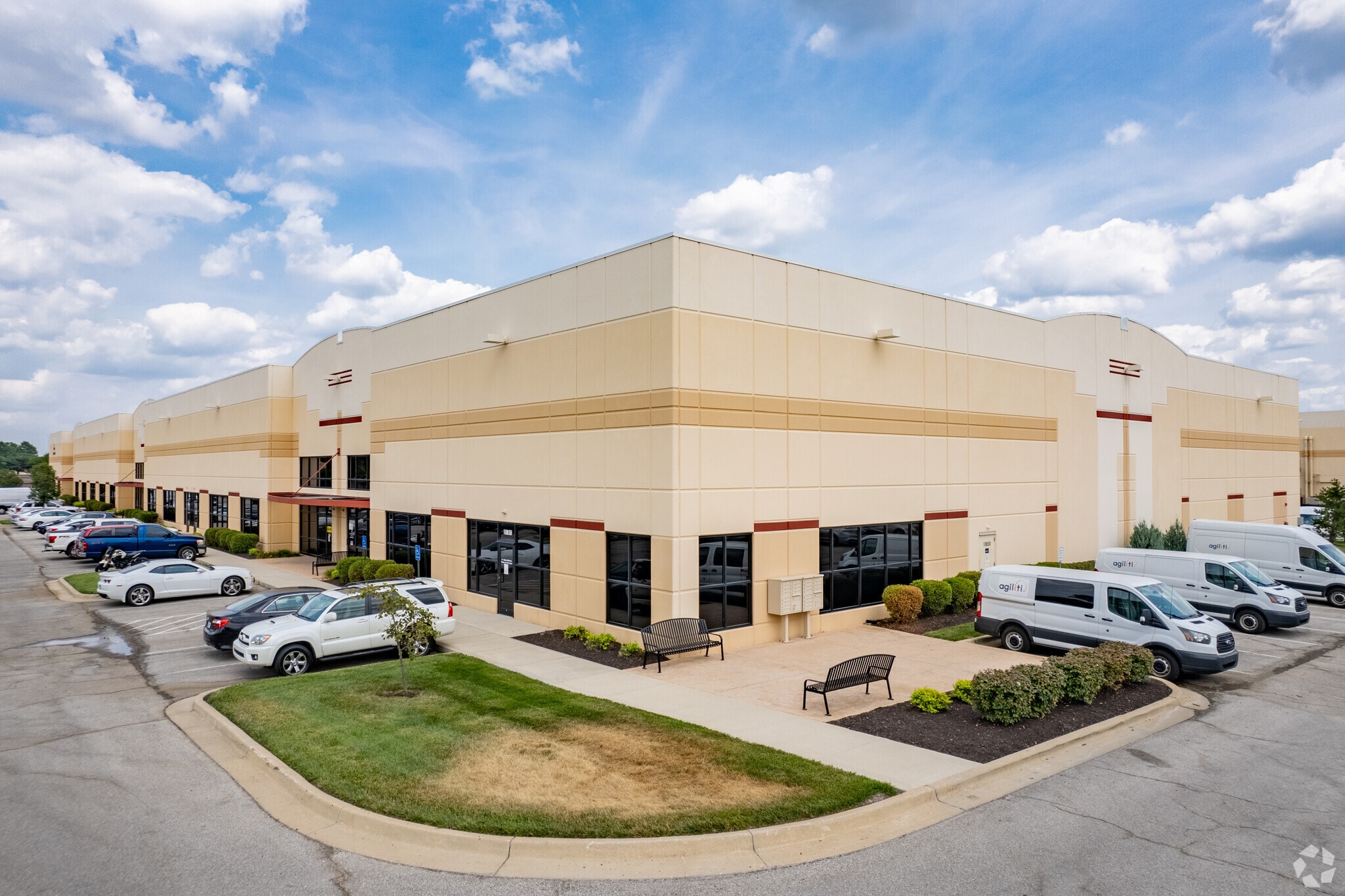 10846-10890 Strang Line Rd, Lenexa, KS for Rent