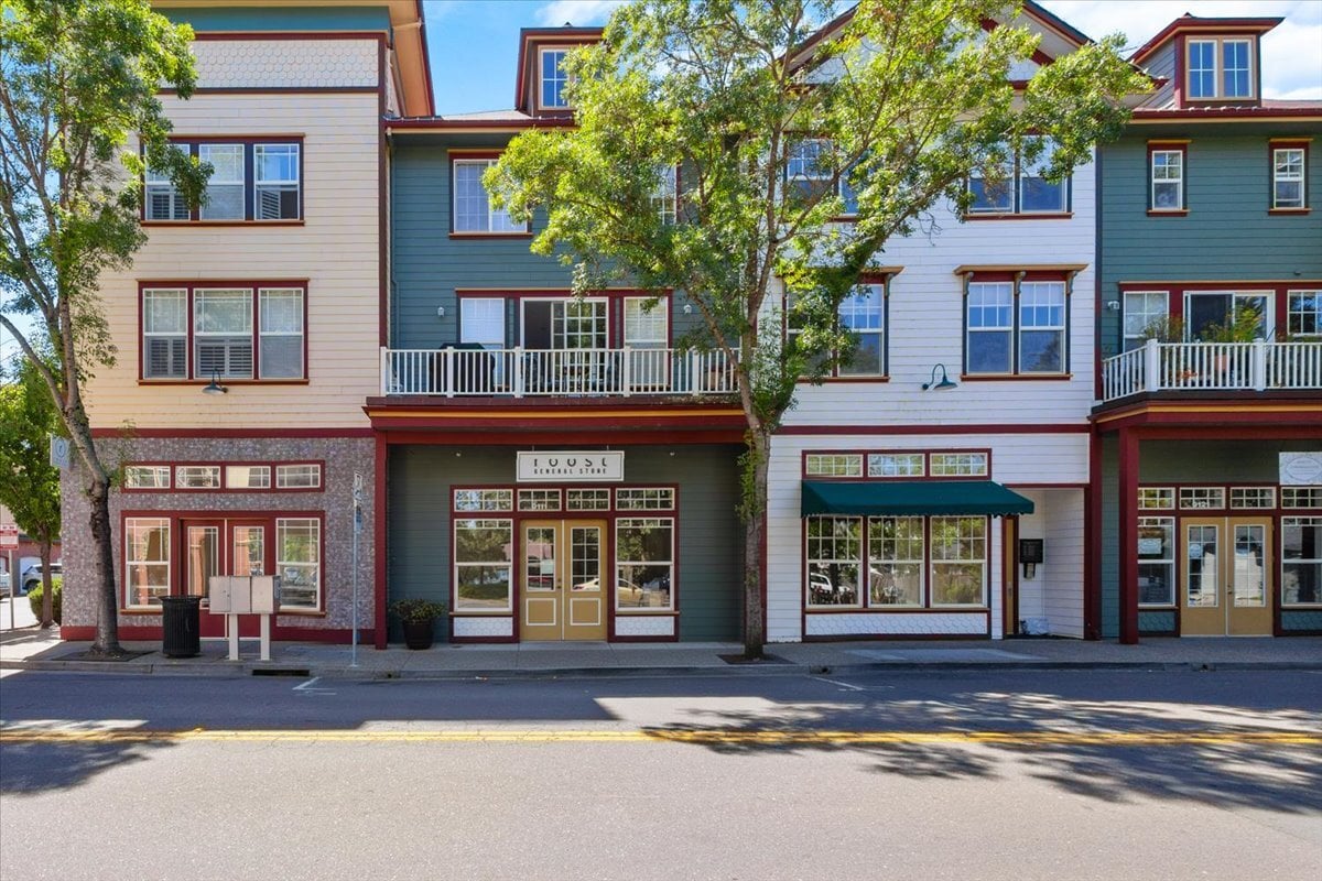 9101-9111 Windsor Rd, Windsor, CA for Rent