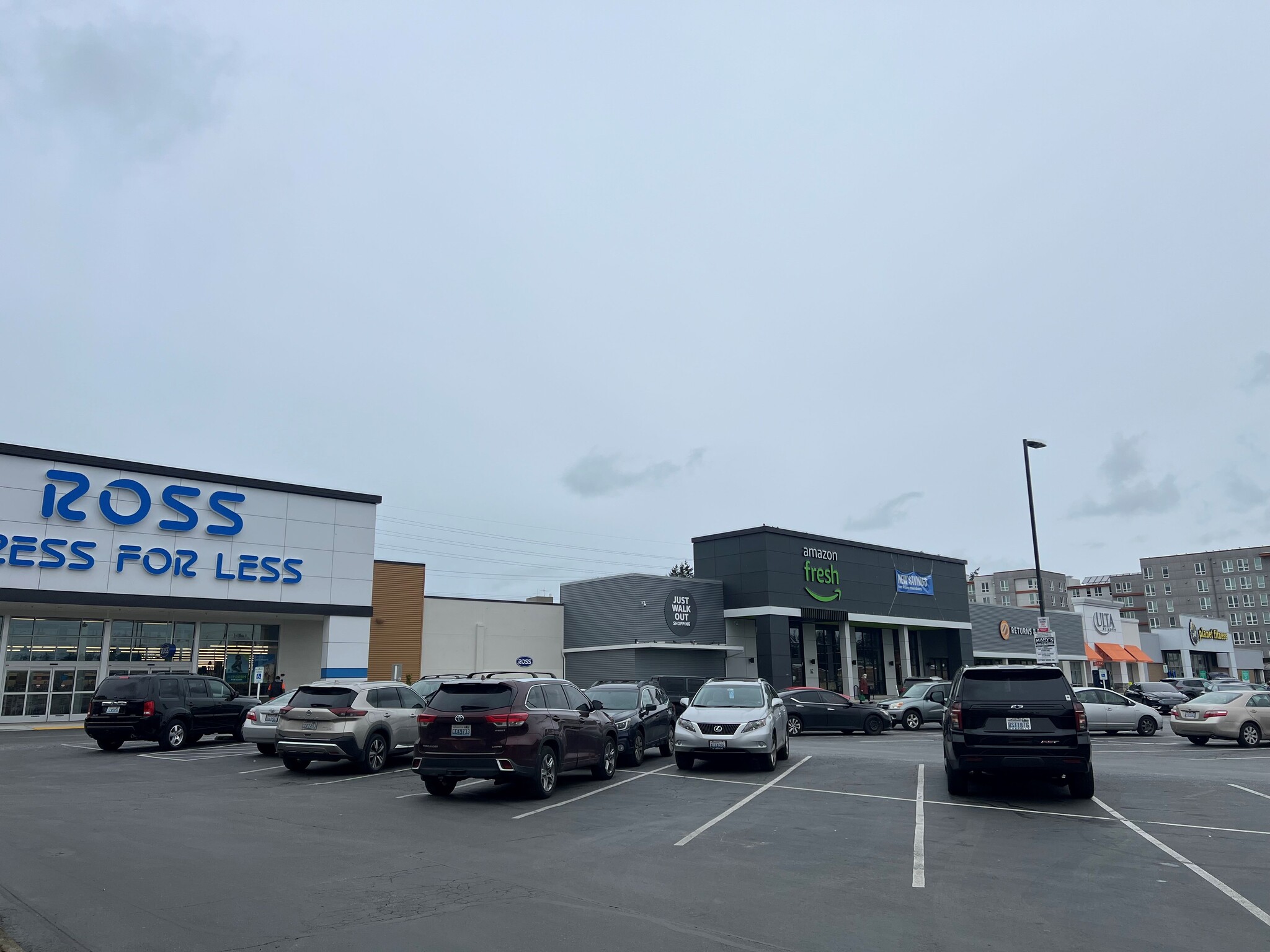 13201 Aurora Ave N, Seattle, WA for Rent