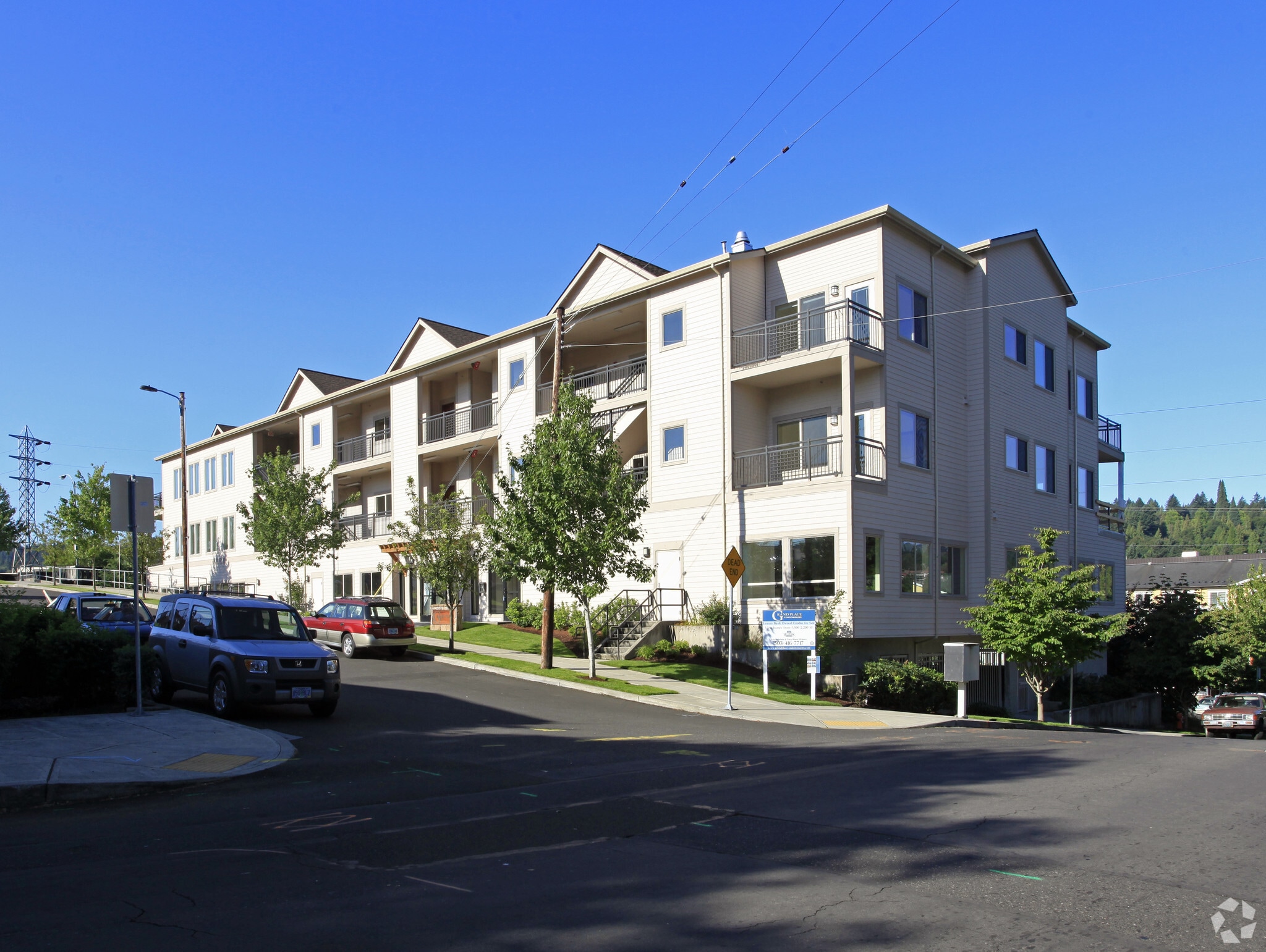 8055-8065 SE Grand Ave, Portland, OR for Sale