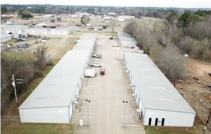 1409 S Lake Harris Rd, White Oak, TX for Rent