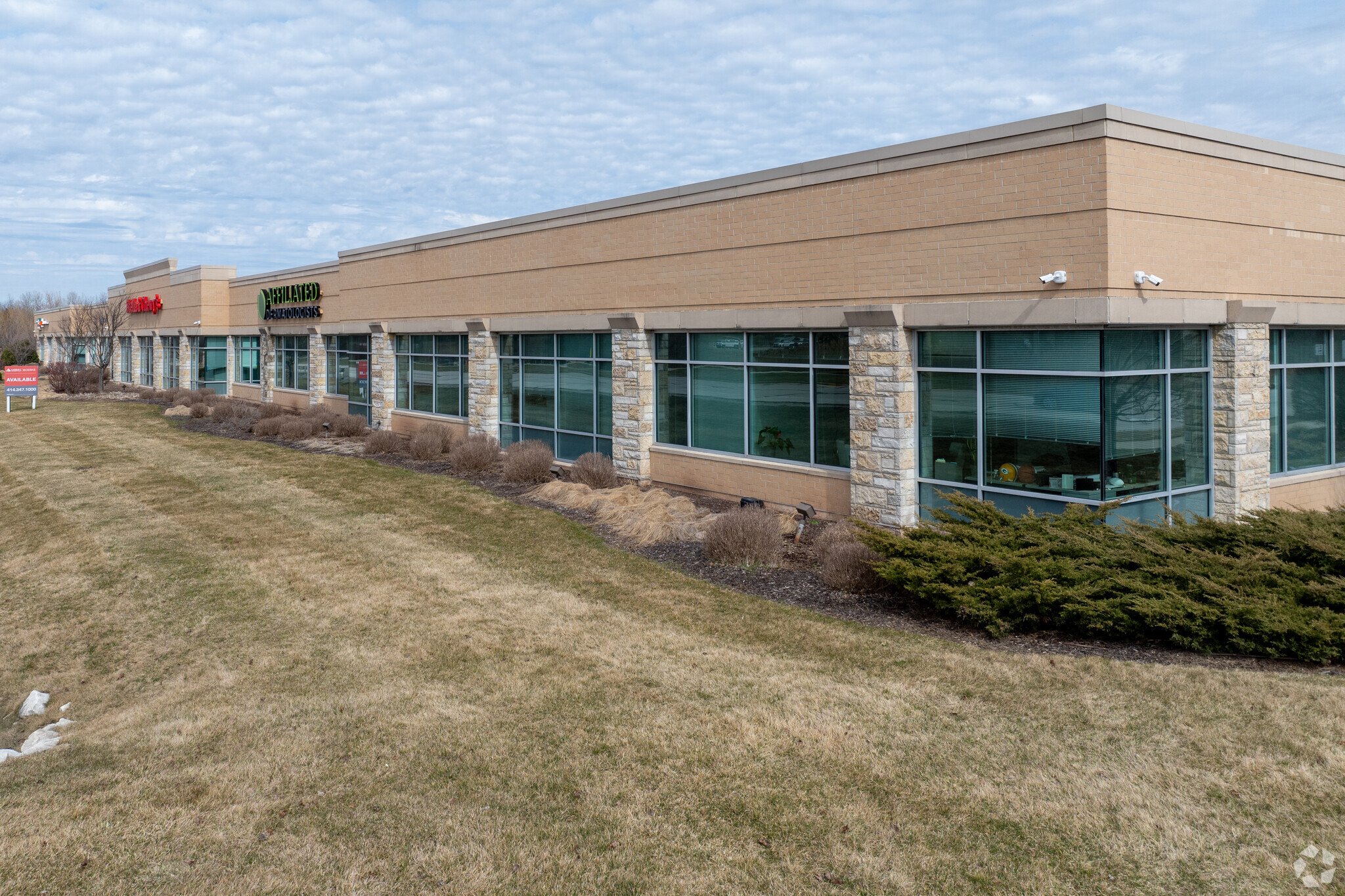 10050 S 27th St, Oak Creek, WI for Rent