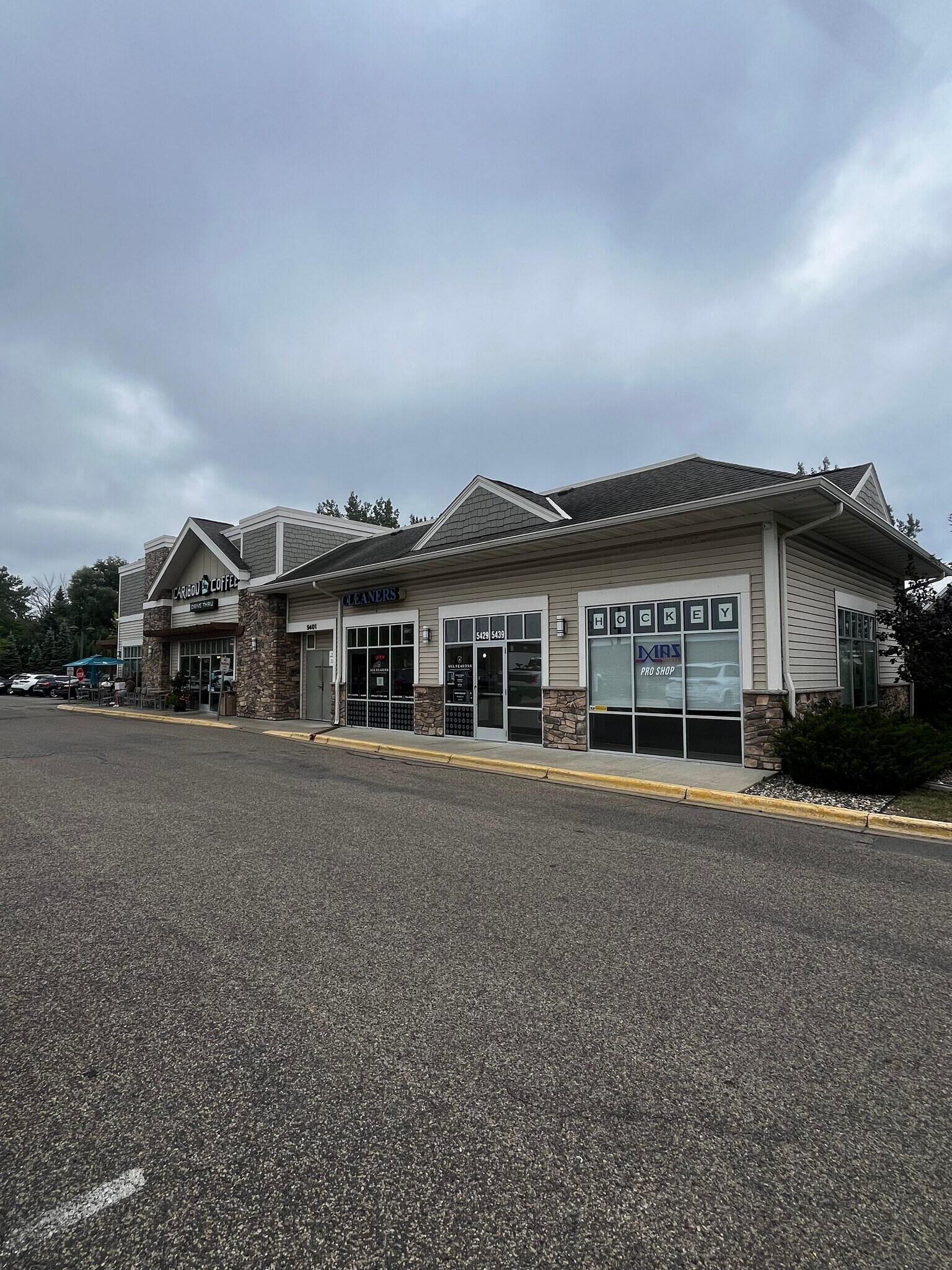 5401-5439 Shoreline Dr, Mound, MN for Rent