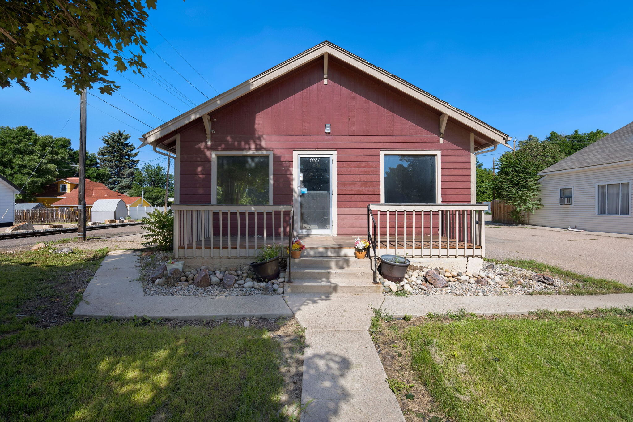 1021 N Lincoln Ave, Loveland, CO for Sale