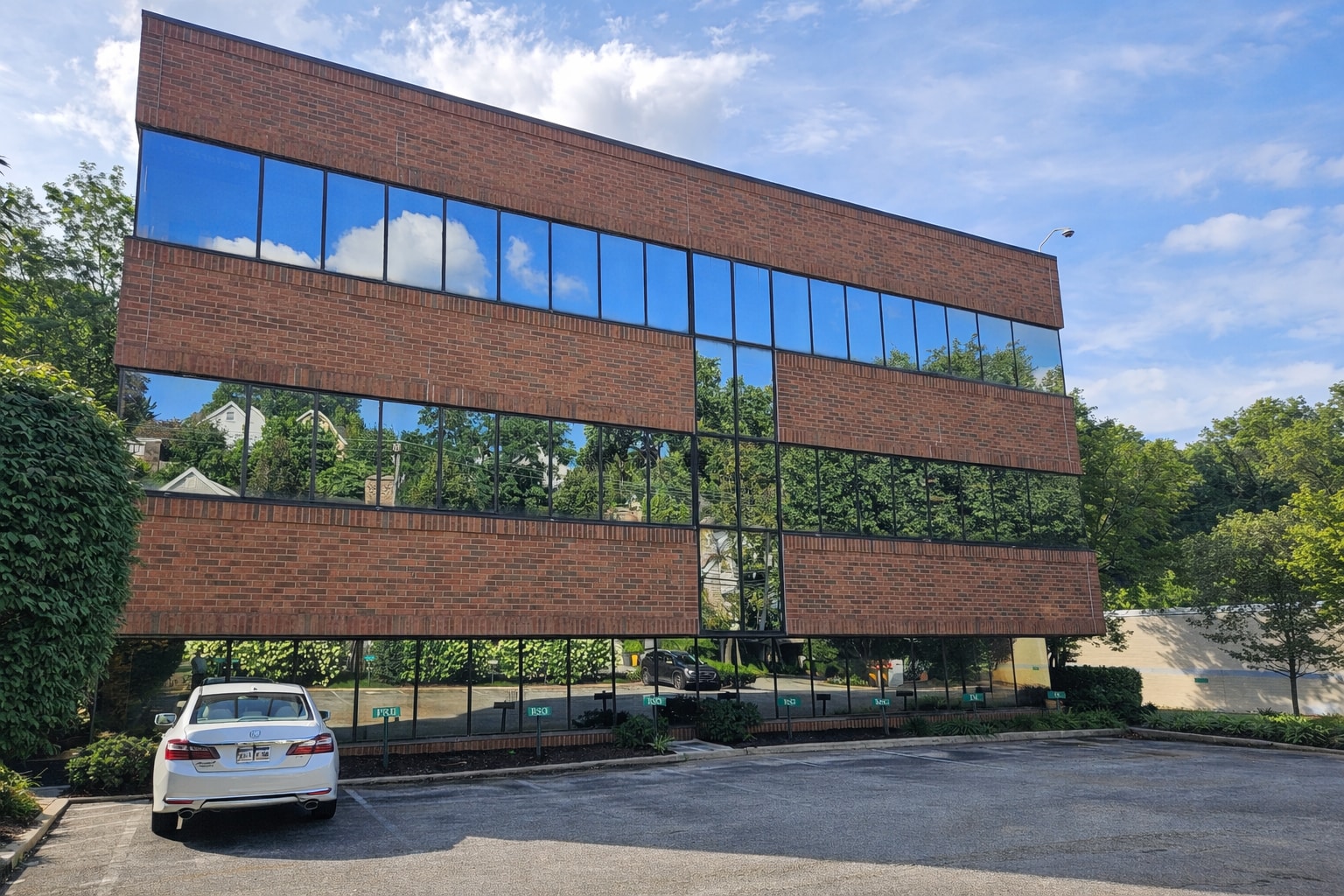 33 Rock Hill Rd, Bala Cynwyd, PA for Rent