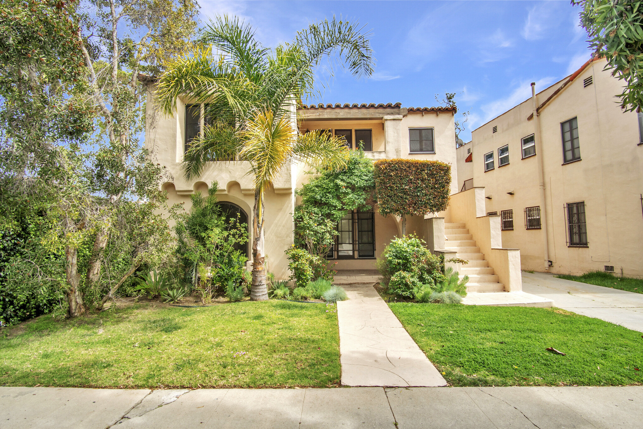 1360 S Mansfield Ave, Los Angeles, CA for Sale