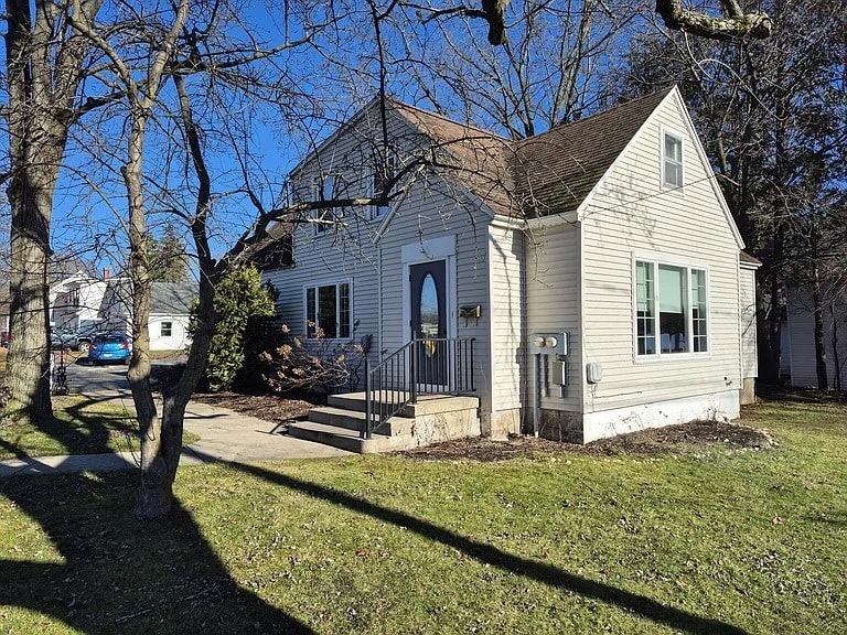 224 S Weaver Ave, Fremont, MI for Sale