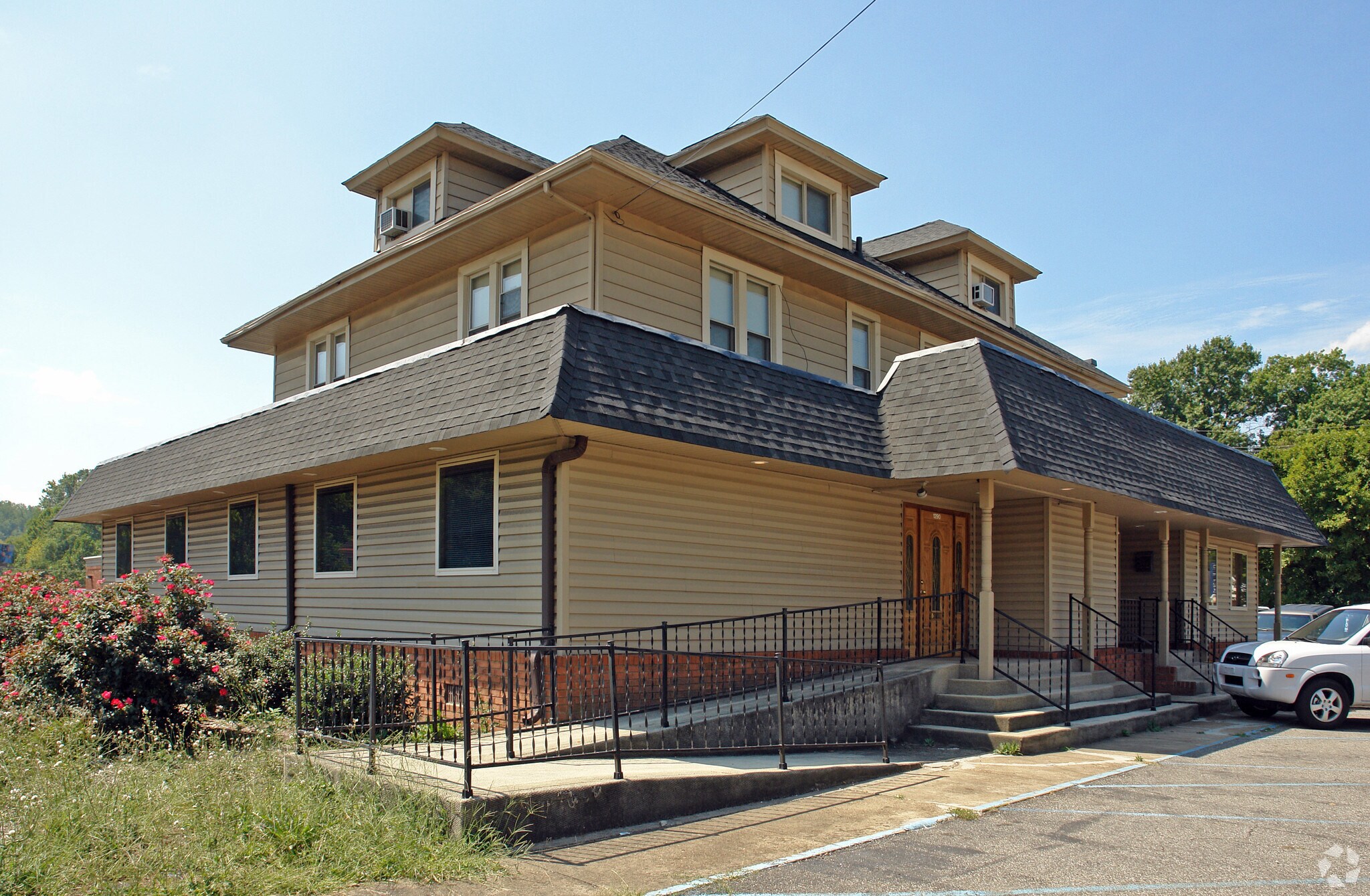 1290 Montgomery Ave, Ashland, KY for Rent