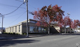 2085 N Broadway  