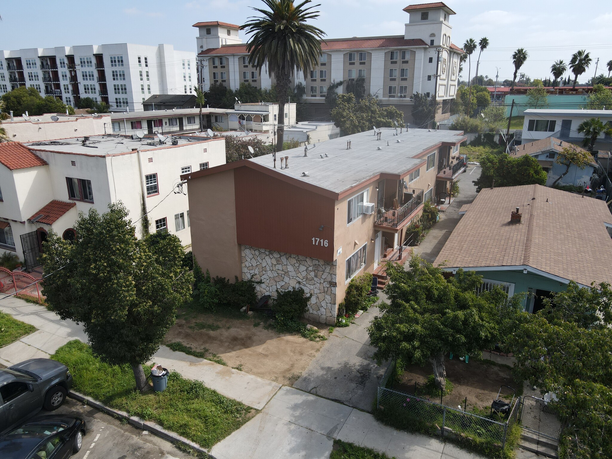 1716 Locust Ave, Long Beach, CA for Sale