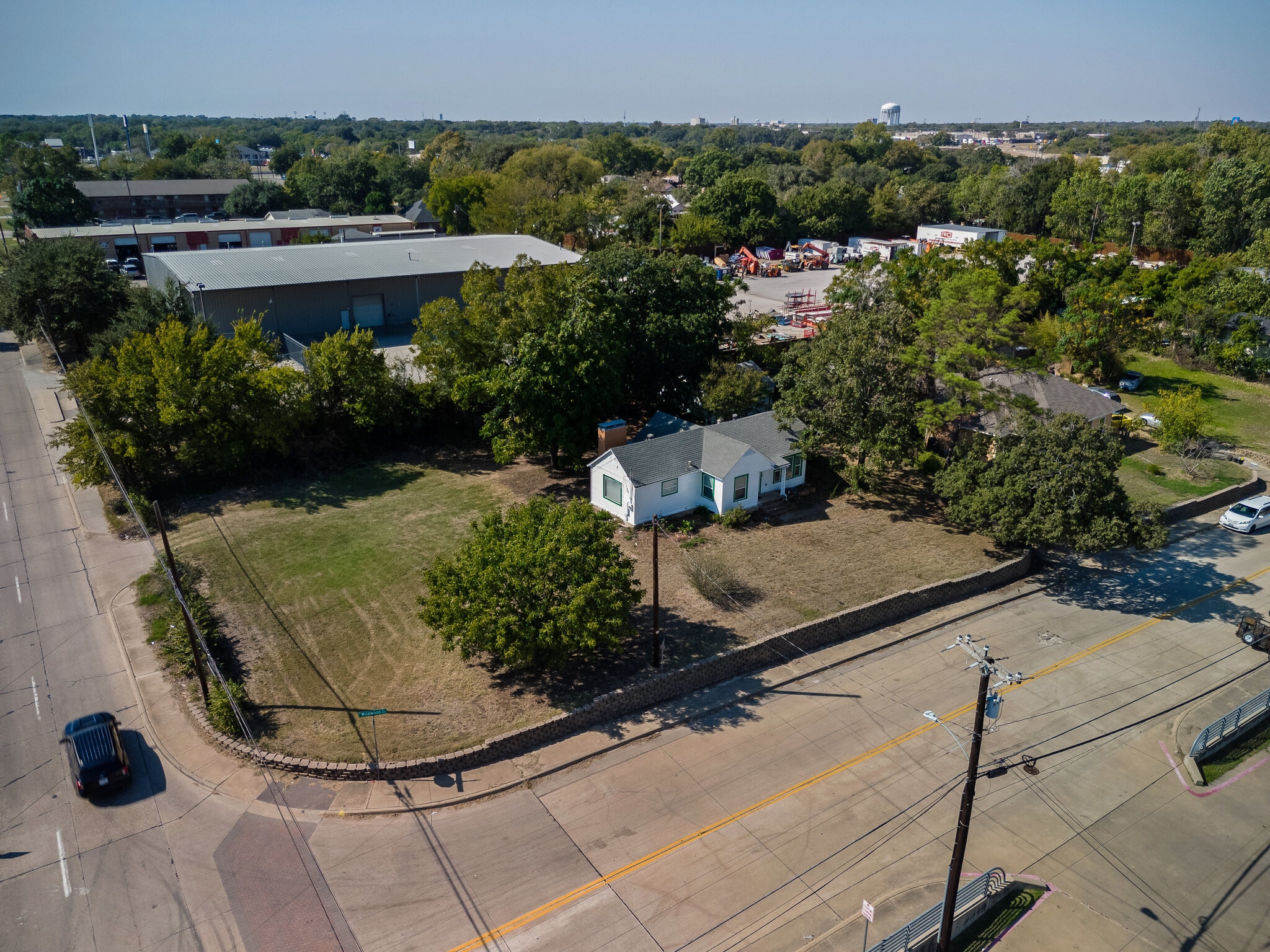 1201 S Wildwood Dr, Irving, TX for Sale