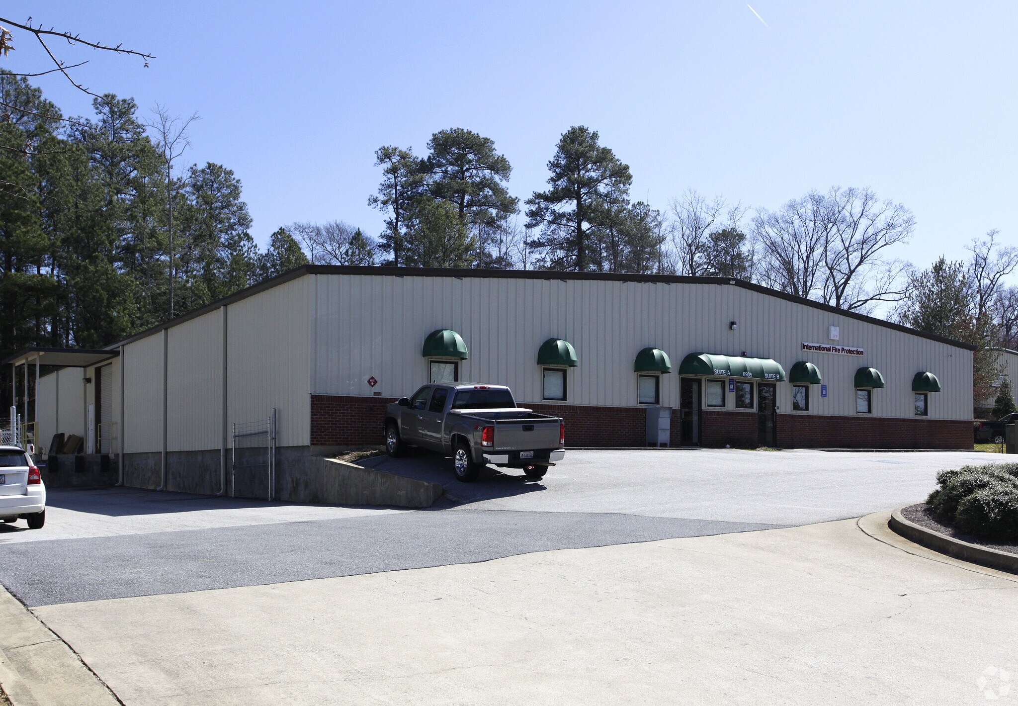 6935 Oak Ridge Commerce Way, Austell, GA for Rent