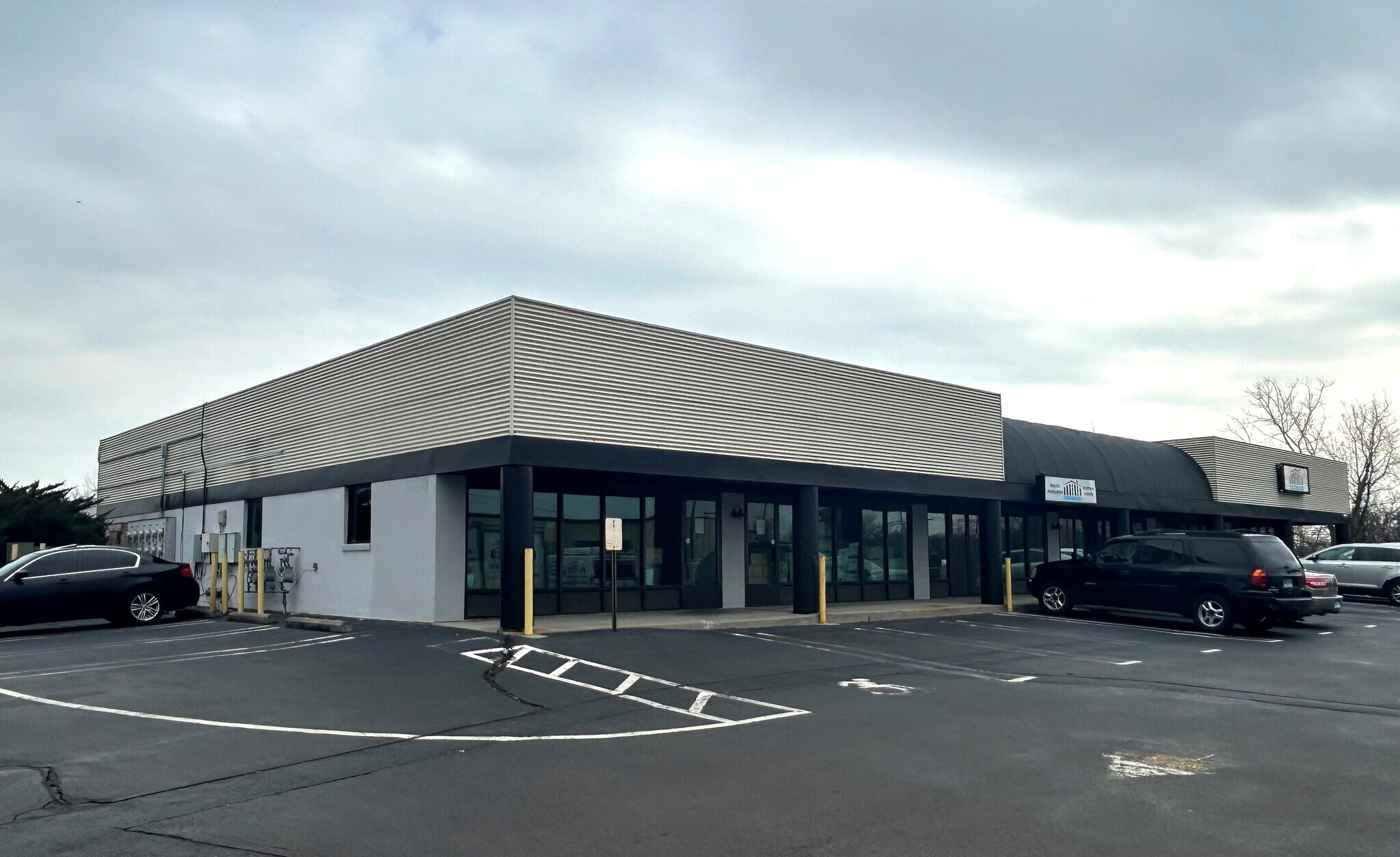 260264 Quarry Rd Milford, CT 06460 Flex Property for Lease on