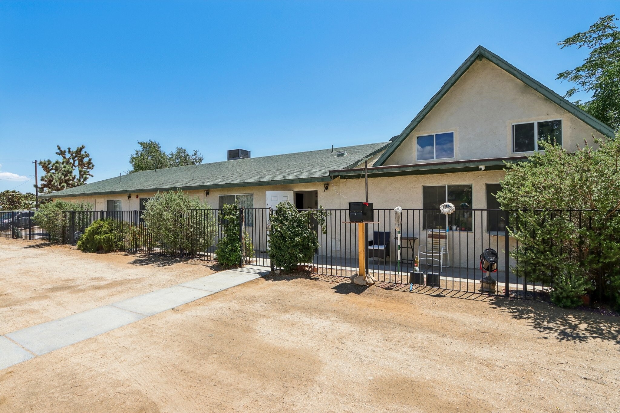 7633-7645 Kickapoo Trl, Yucca Valley, CA for Sale