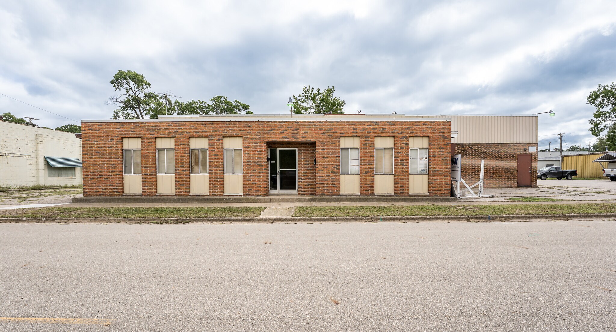 2632 Park St, Muskegon Heights, MI for Sale