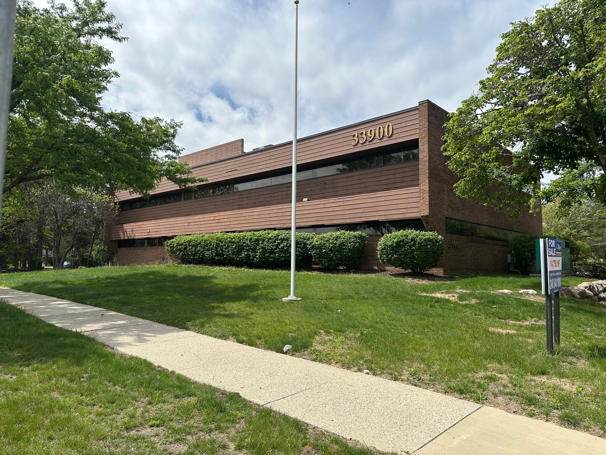 33900 Schoolcraft Rd, Livonia, MI for Rent
