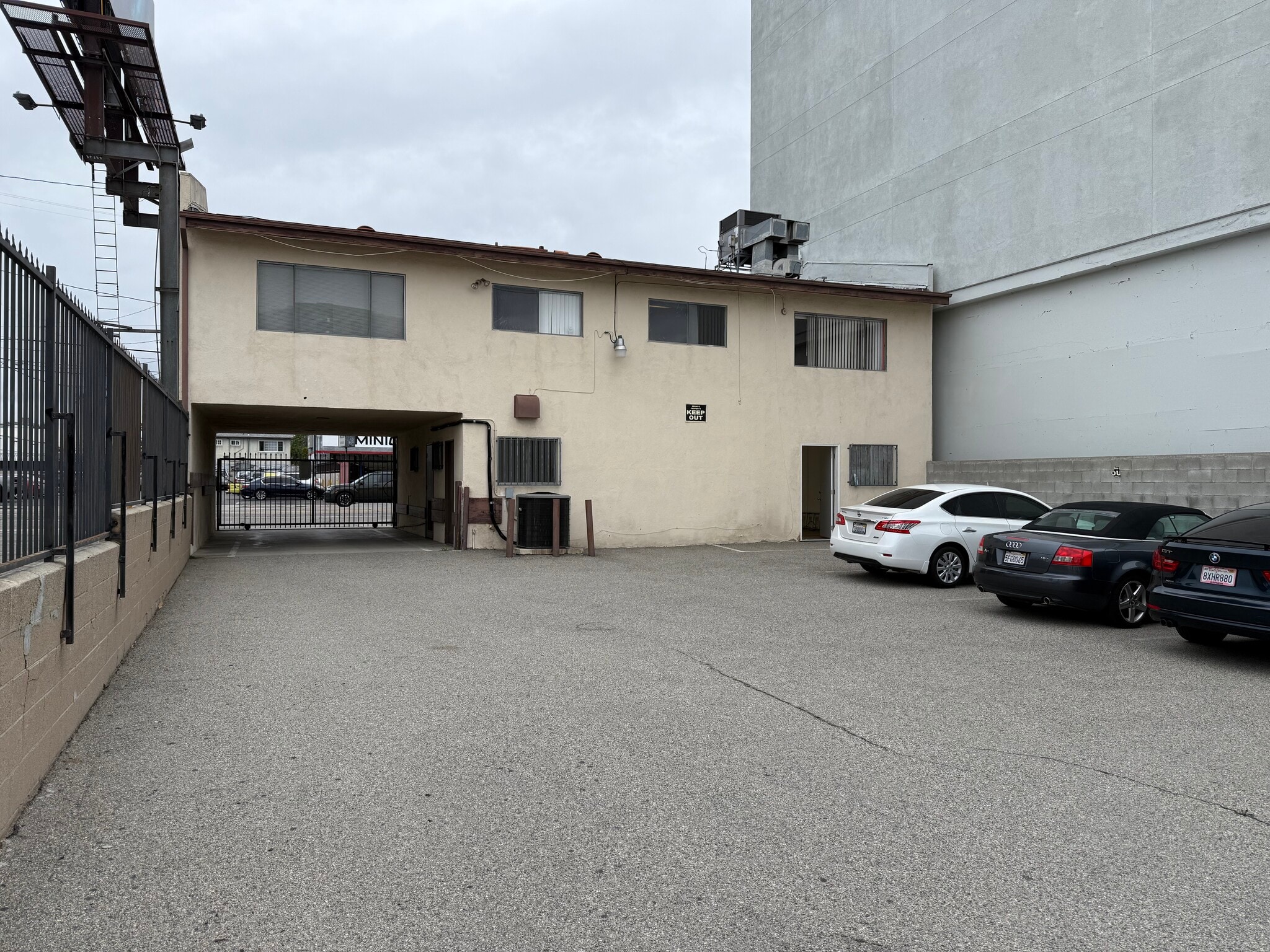 11354 Burbank Blvd, North Hollywood, CA for Rent