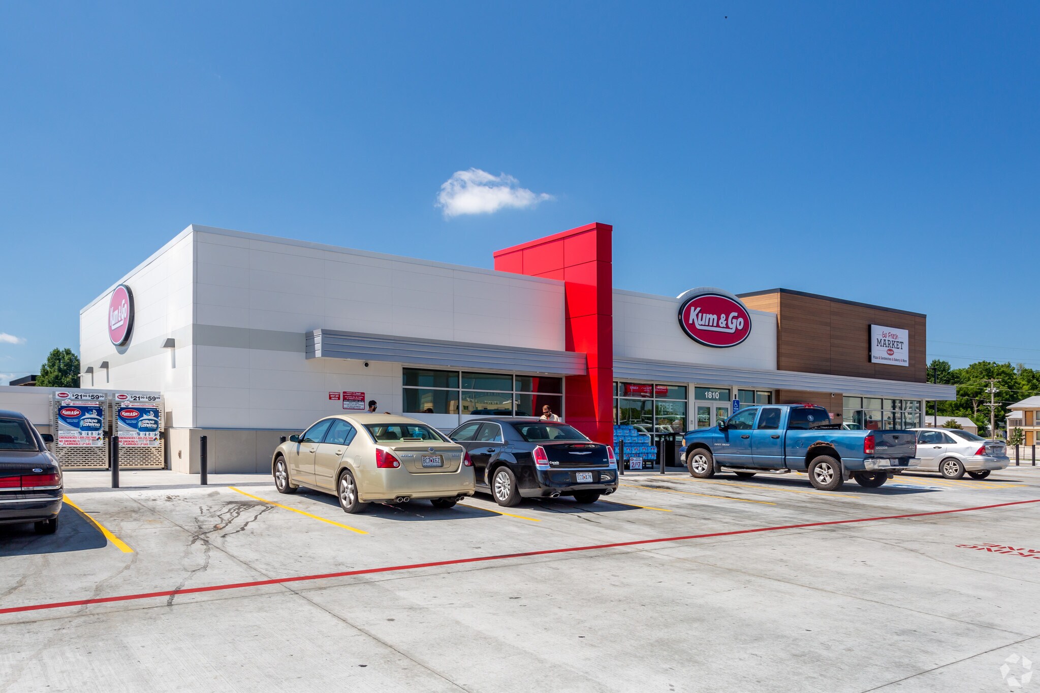 1810 E Kearney St Springfield, MO 65803 Retail Property for Lease on