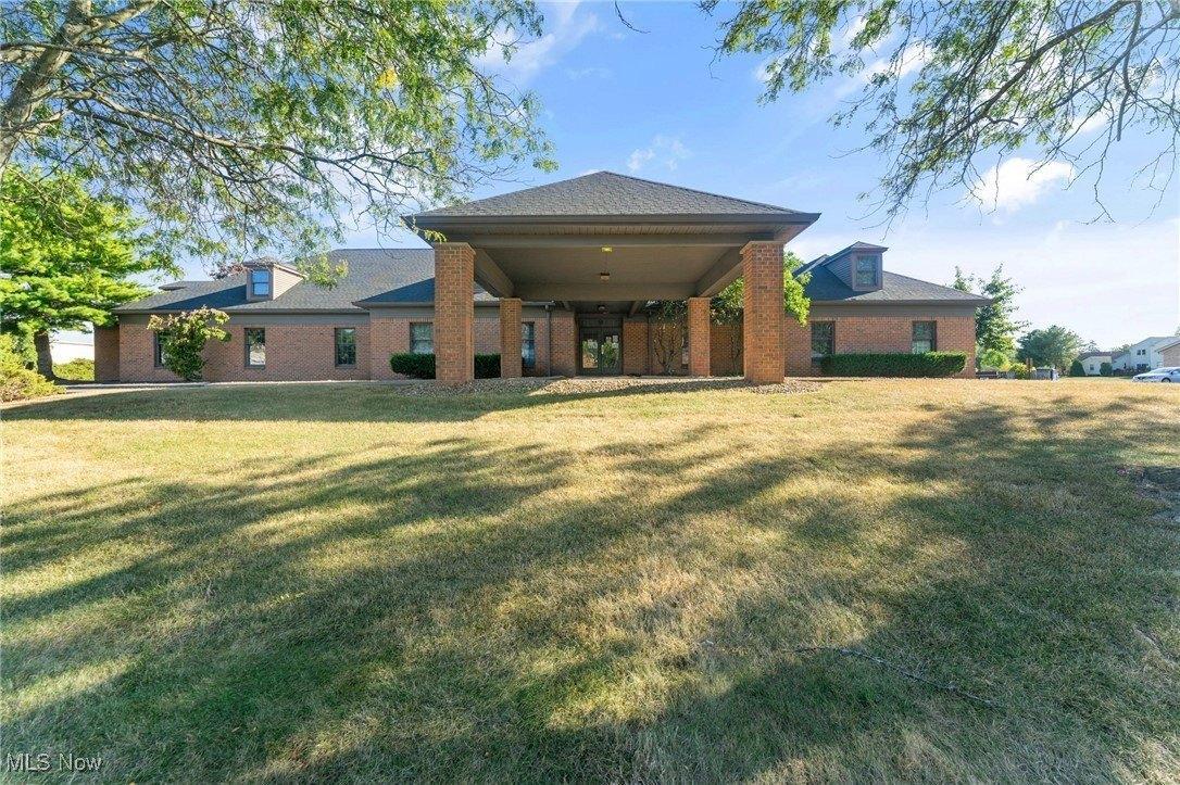 925 Trailwood Dr, Youngstown, OH for Sale