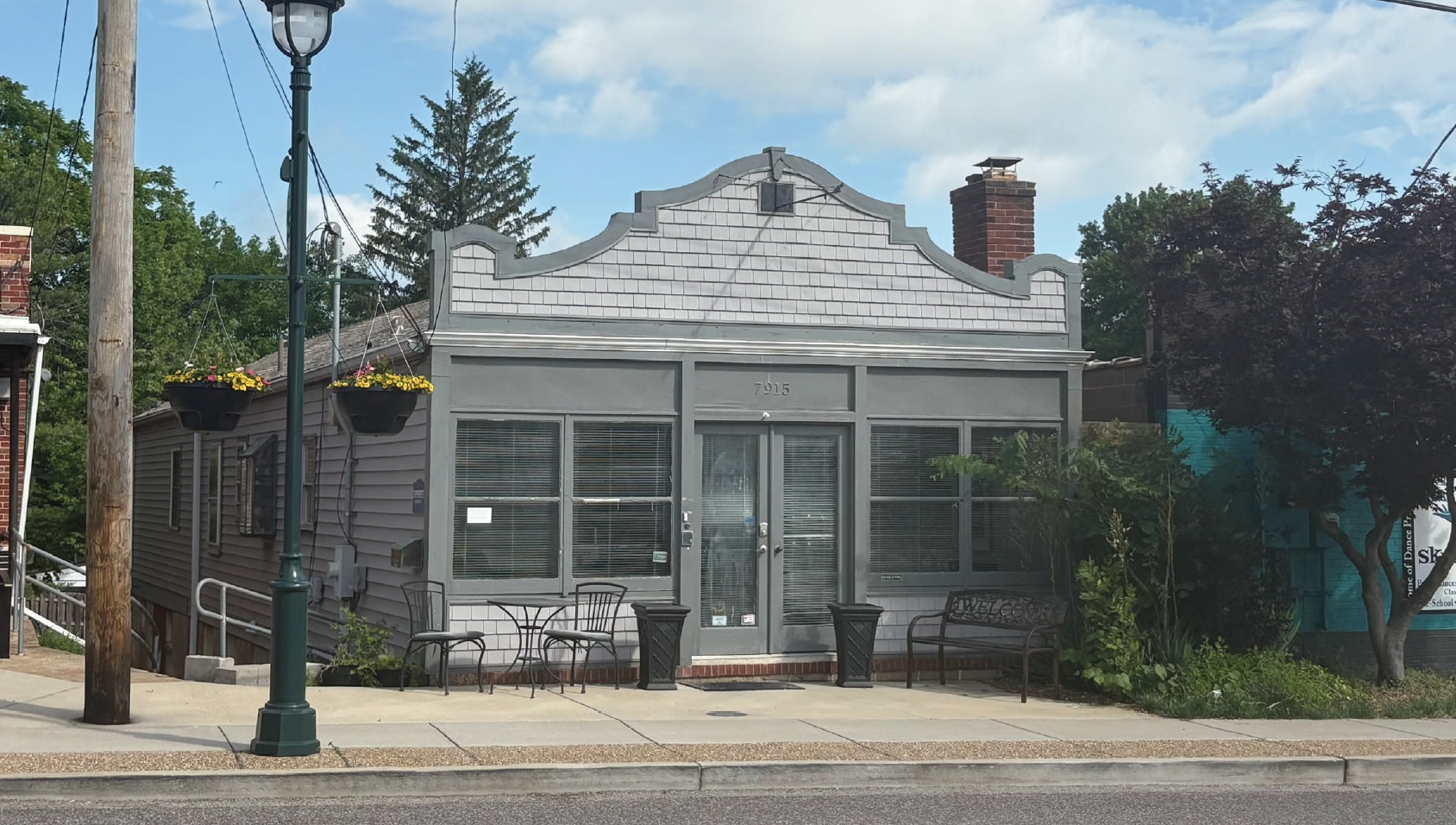 7915 Big Bend Blvd, Saint Louis, MO for Sale