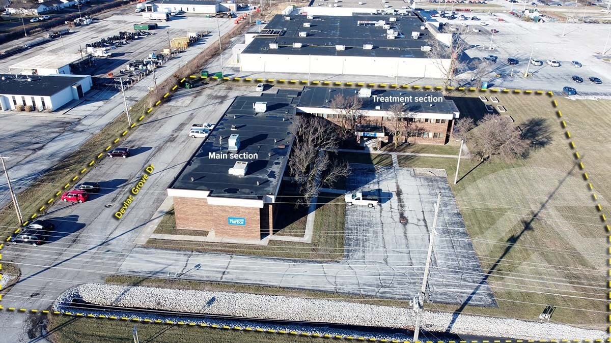 1033 Devlac Grv, Bowling Green, OH for Sale