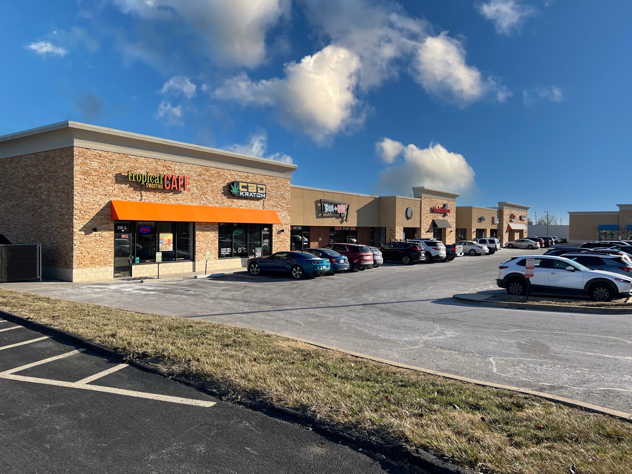 318 Mid Rivers Mall Dr, Saint Peters, MO for Rent