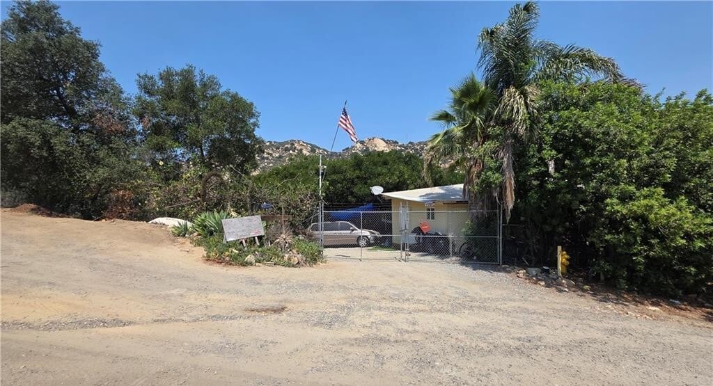 3027 Rainbow Valley Boulevard West, Fallbrook, CA for Sale