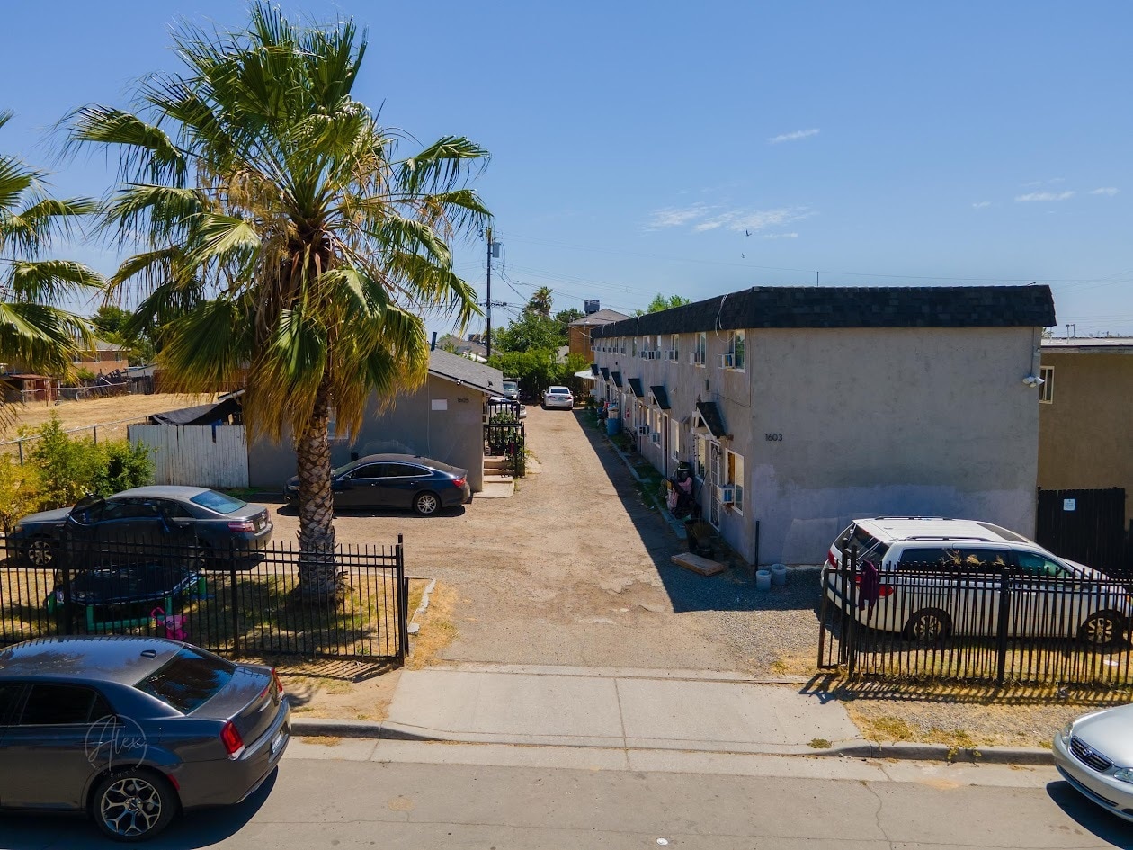 1601 Jefferson St, Bakersfield, CA for Sale