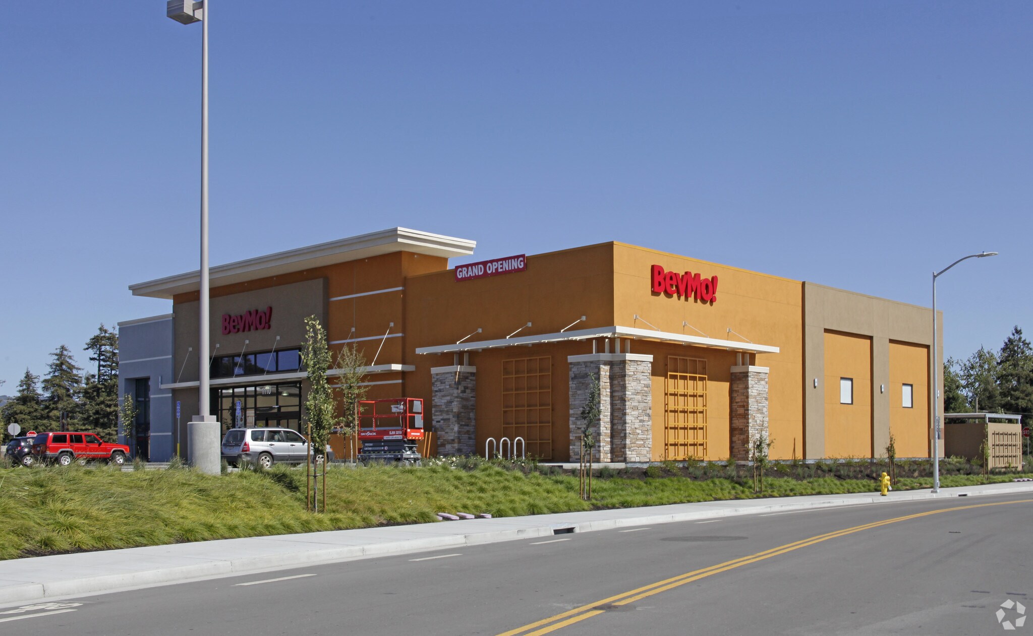 E Washington Pl & Highway 101, Petaluma, CA for Rent