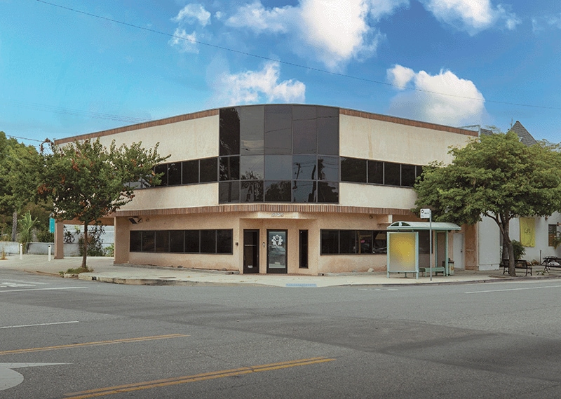 2725 W Burbank Blvd, Burbank, CA for Rent