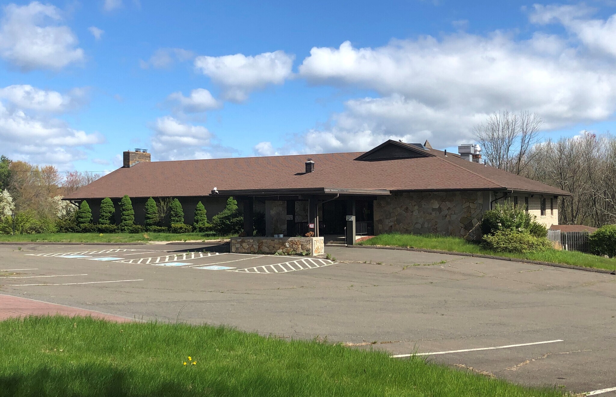 15 Grilley Rd Wolcott, CT 06716 Specialty Property for Lease on