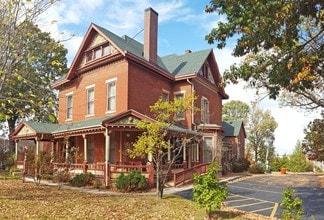 Springfield, MO Residential Income - 435 E Walnut St