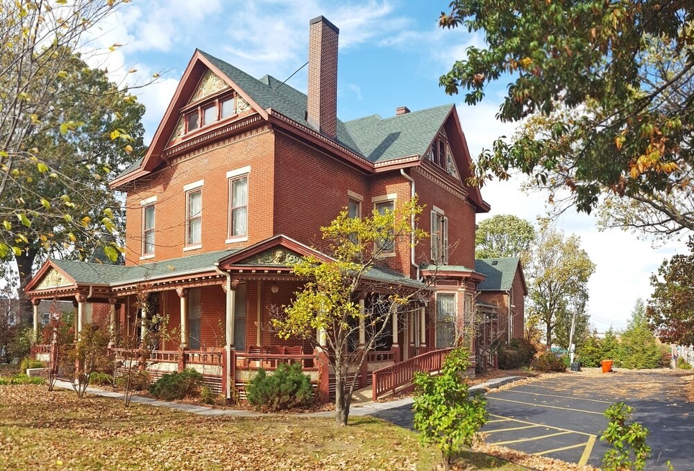 435 E Walnut St, Springfield, MO for Sale