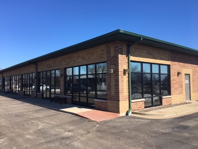 829 Virginia Rd, Crystal Lake, IL for Rent
