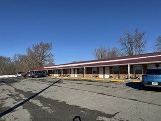 Rushville, IL Hospitality - 645 W Lafayette St