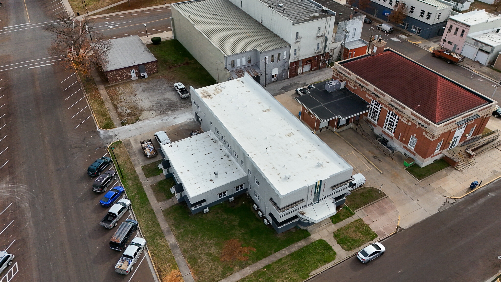 11 N Walnut St, Iola, KS for Sale