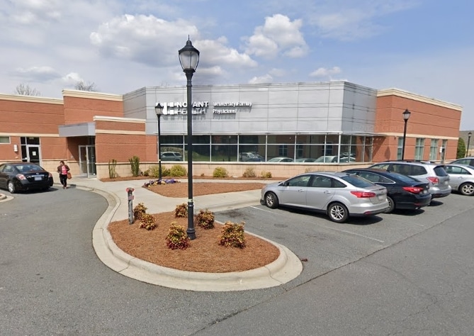 10818 Mallard Creek Rd, Charlotte, NC for Rent