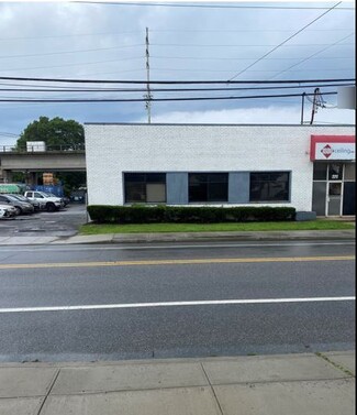 Copiague, NY Industrial - 555-557 Oak St