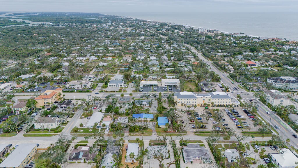 641 Azalea Ln, Vero Beach, FL for Sale