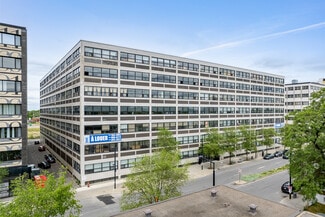 Montréal, QC Office, Office/Retail, Flex, Industrial - 111 Rue Chabanel O Montréal, QC Office, Office/Retail, Flex, Industrial - 111 Rue Chabanel O
