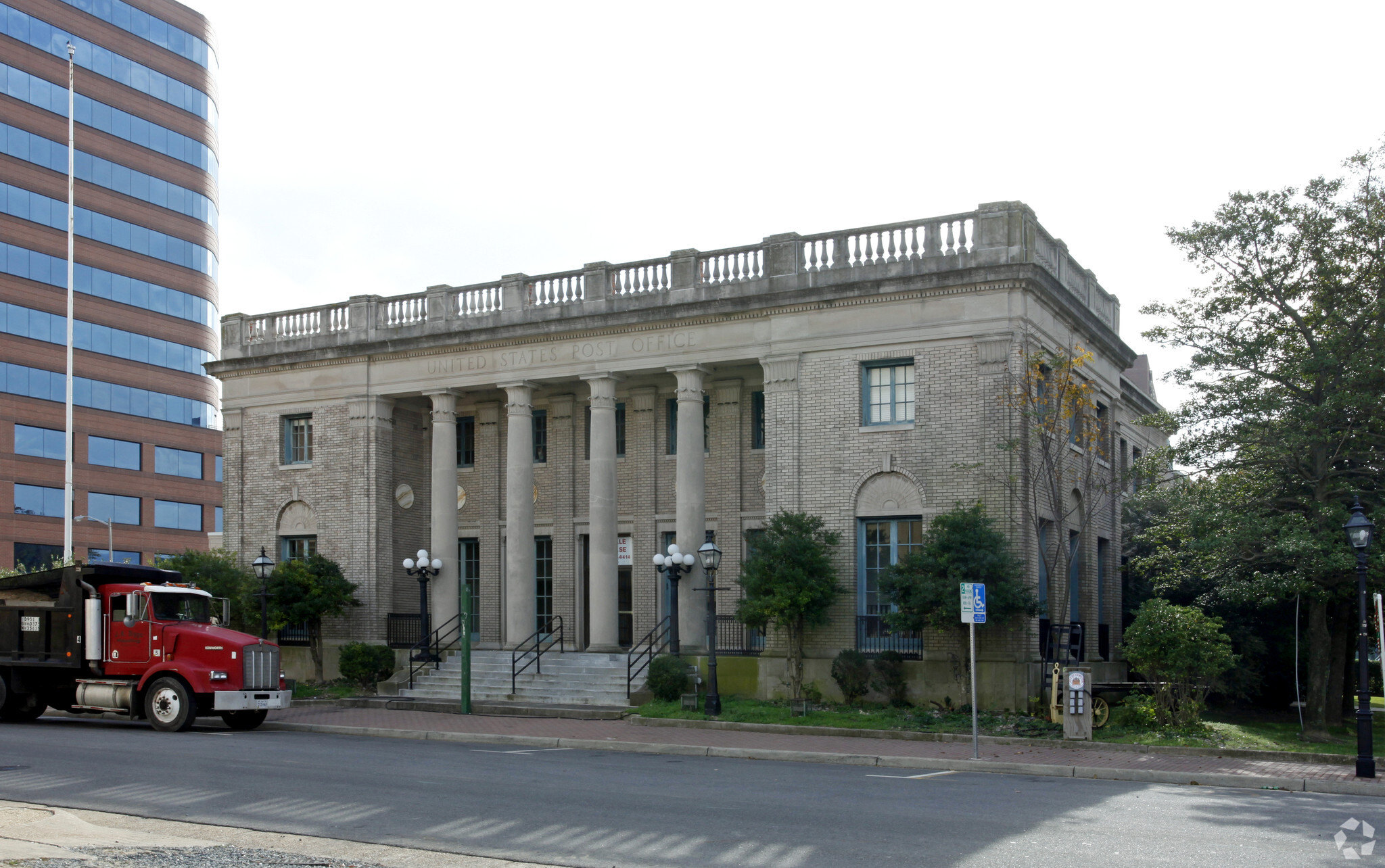 132 E Queen St, Hampton, VA for Sale