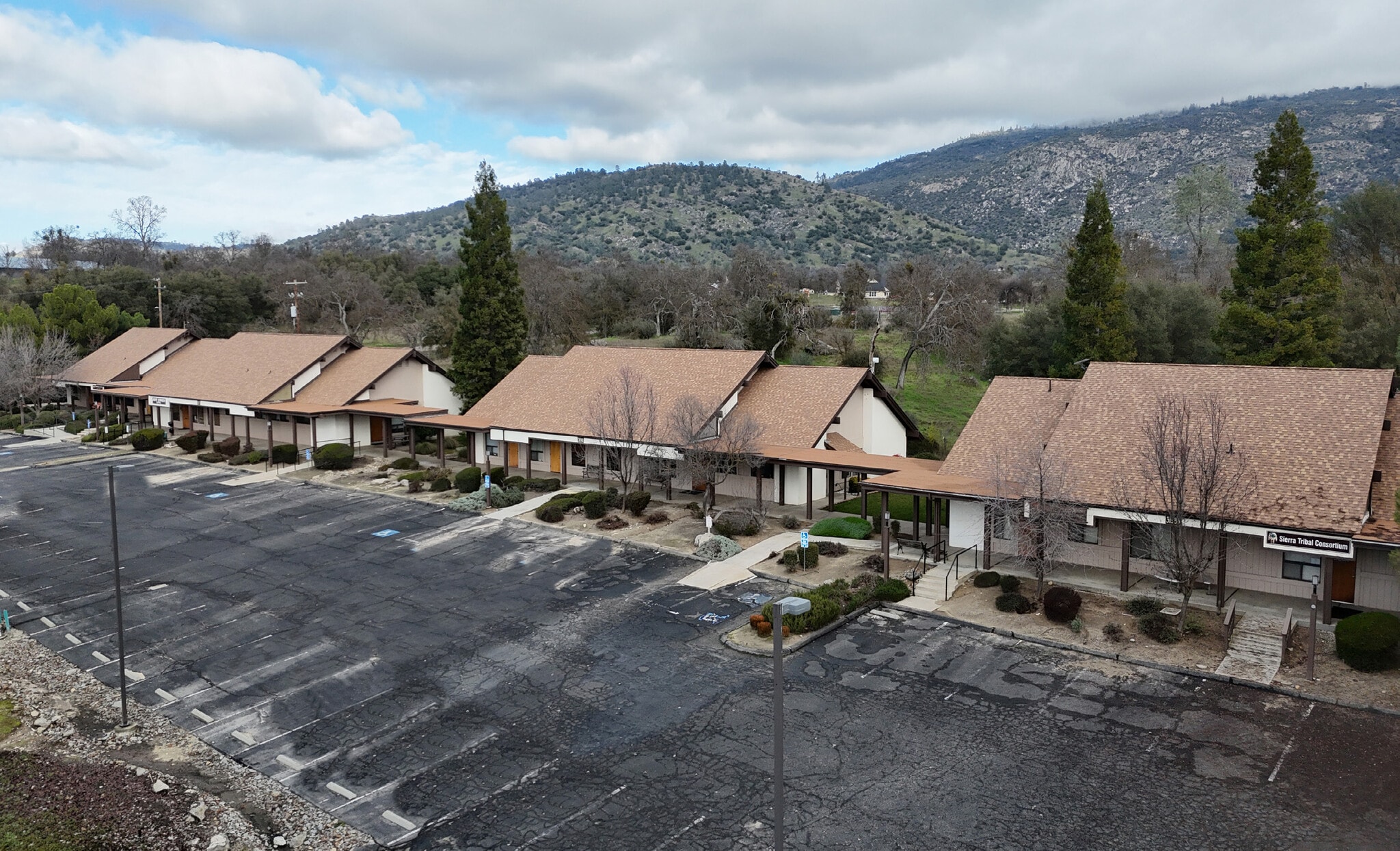 31975-31985 Lodge Rd, Auberry, CA for Sale