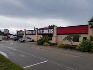 Sebring, FL Storefront - 32379 Broadway St