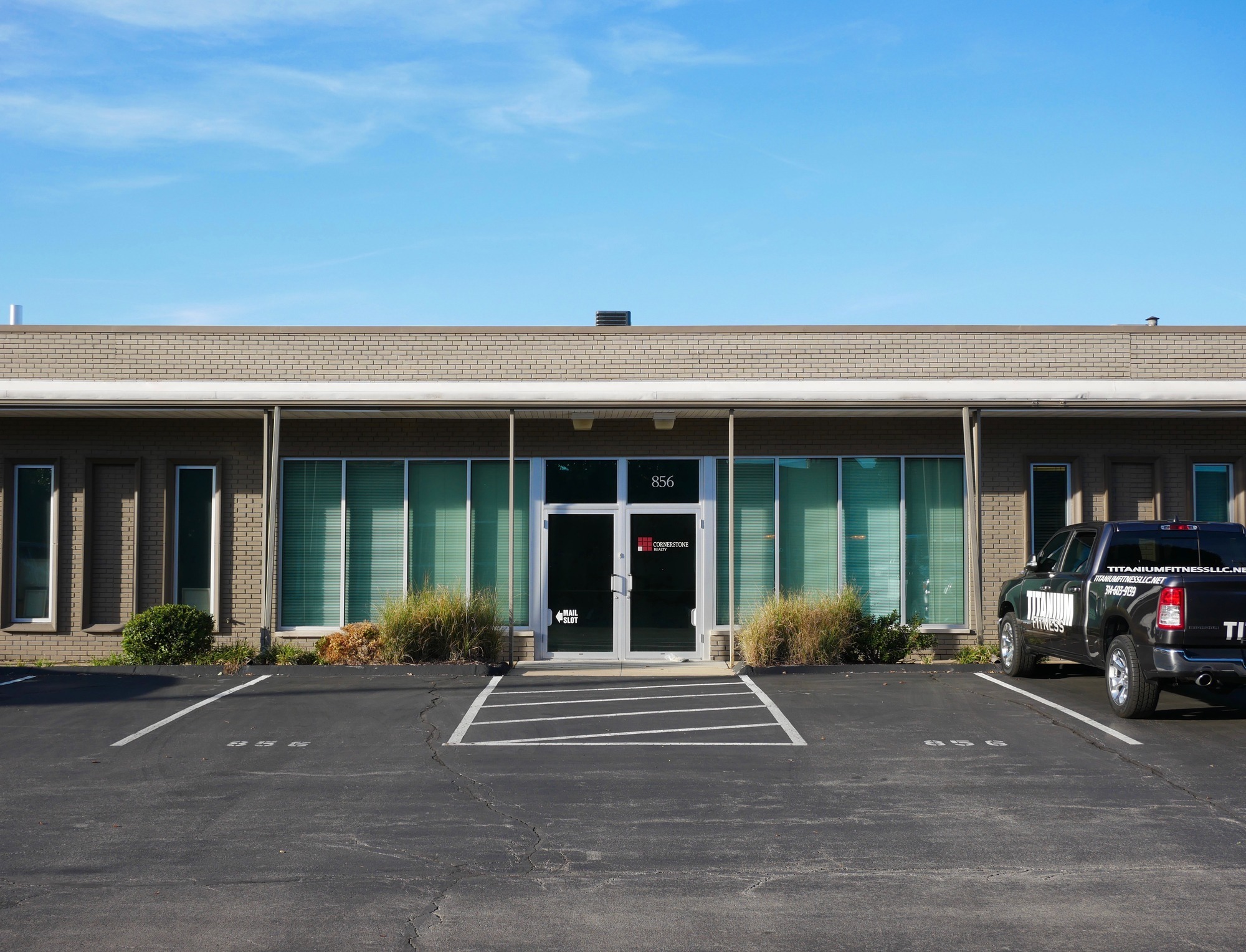 850-860 Hanley Industrial Ct, Brentwood, MO for Rent