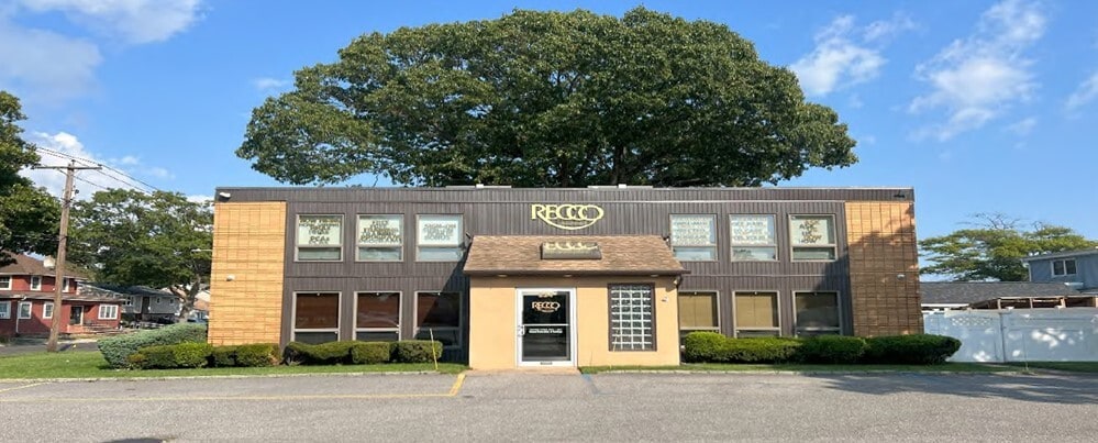 524 Hicksville Rd, Massapequa, NY for Sale