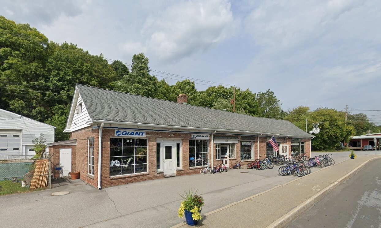 1557 Main St, Pleasant Valley, NY for Sale