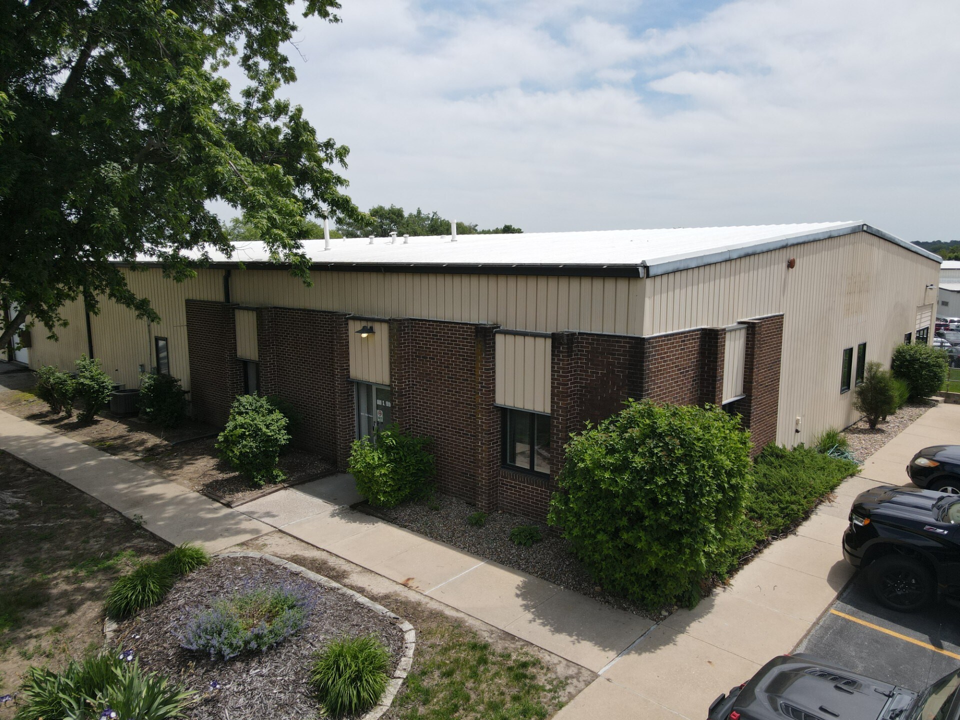 1832 Industrial Cir, West Des Moines, IA for Rent