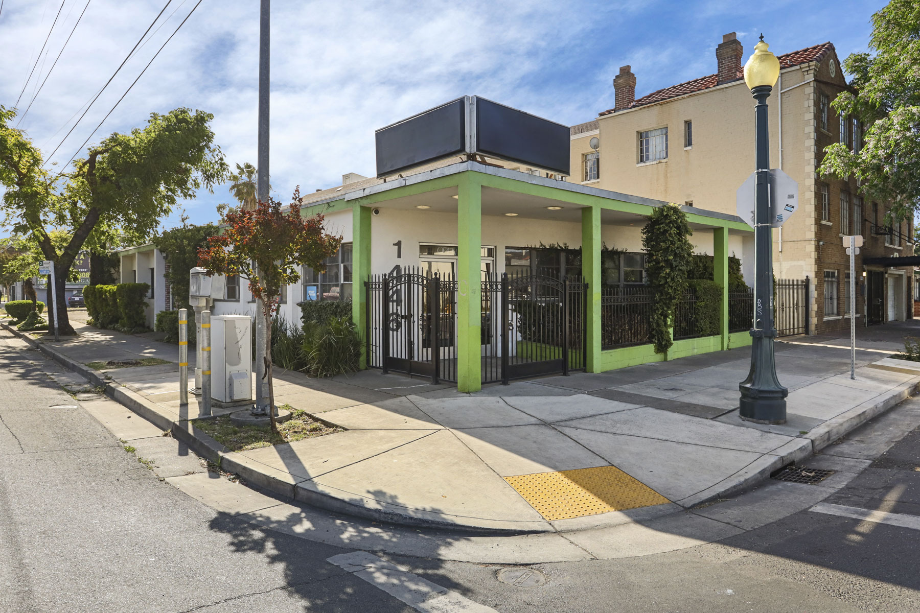 1446 N Hunter St, Stockton, CA for Sale
