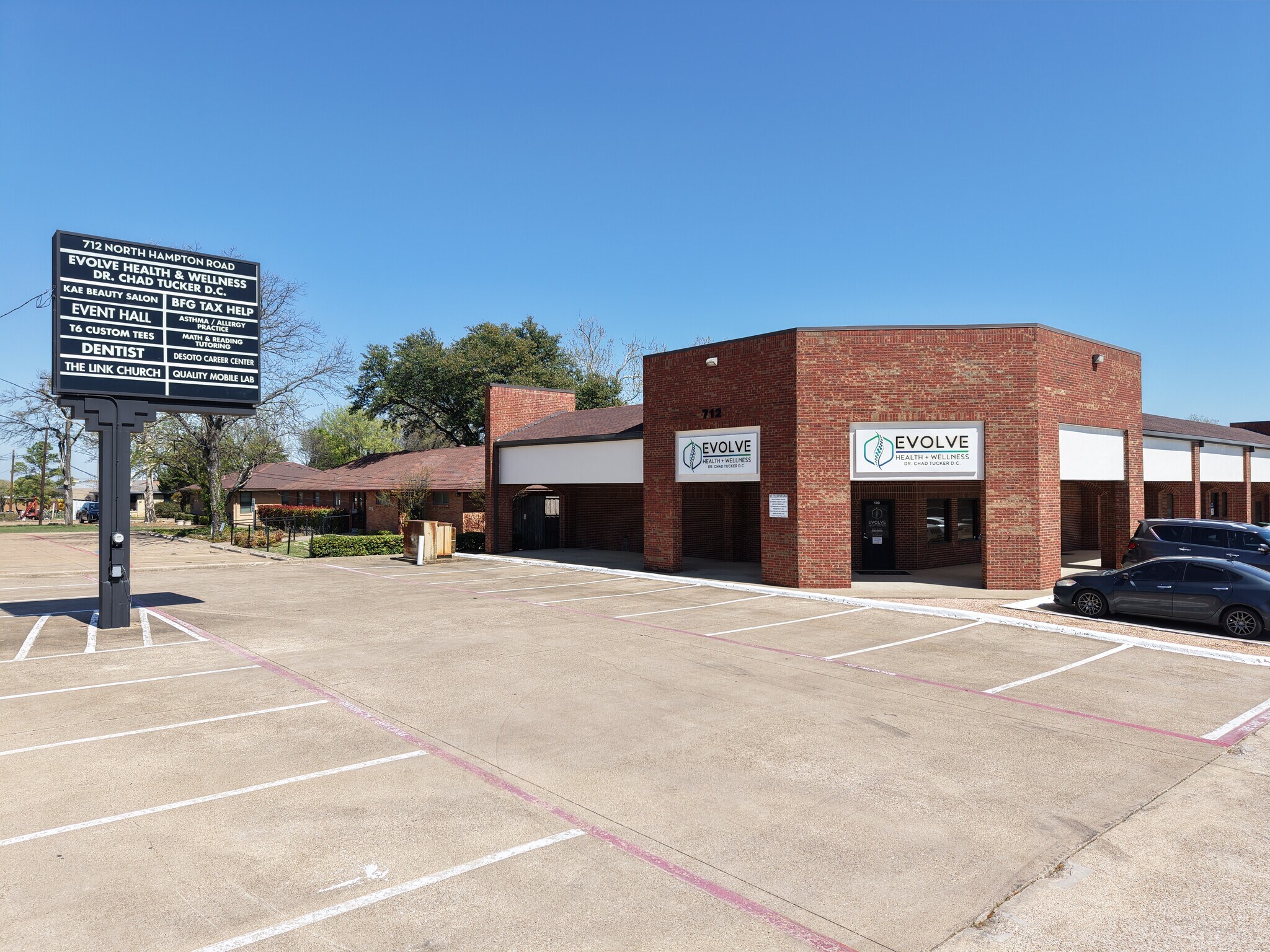 712 N Hampton Rd, DeSoto, TX for Rent