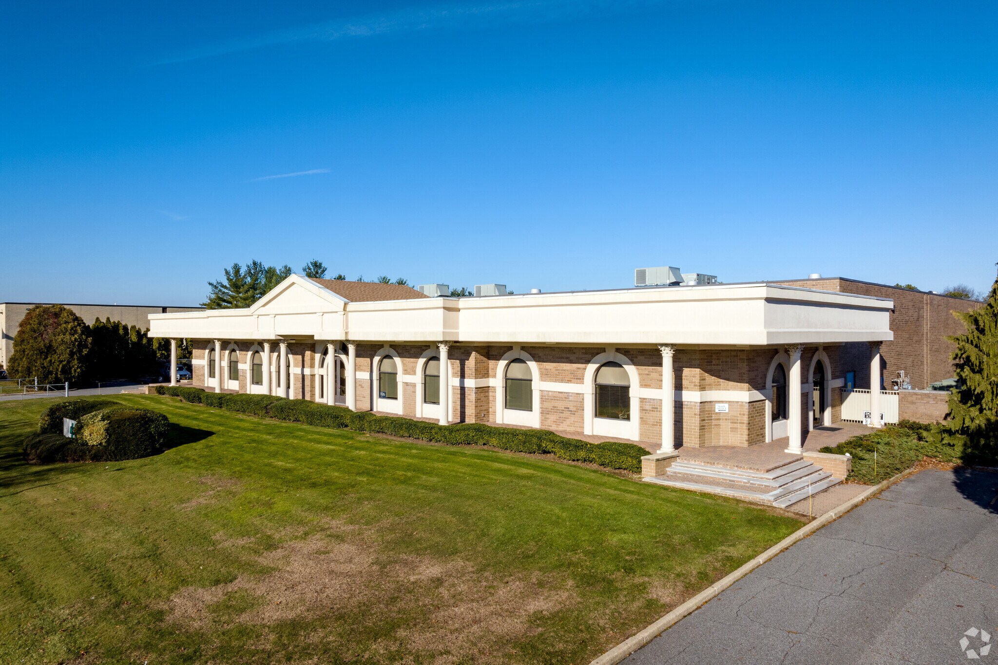 40 Commerce Dr, Hauppauge, NY for Rent